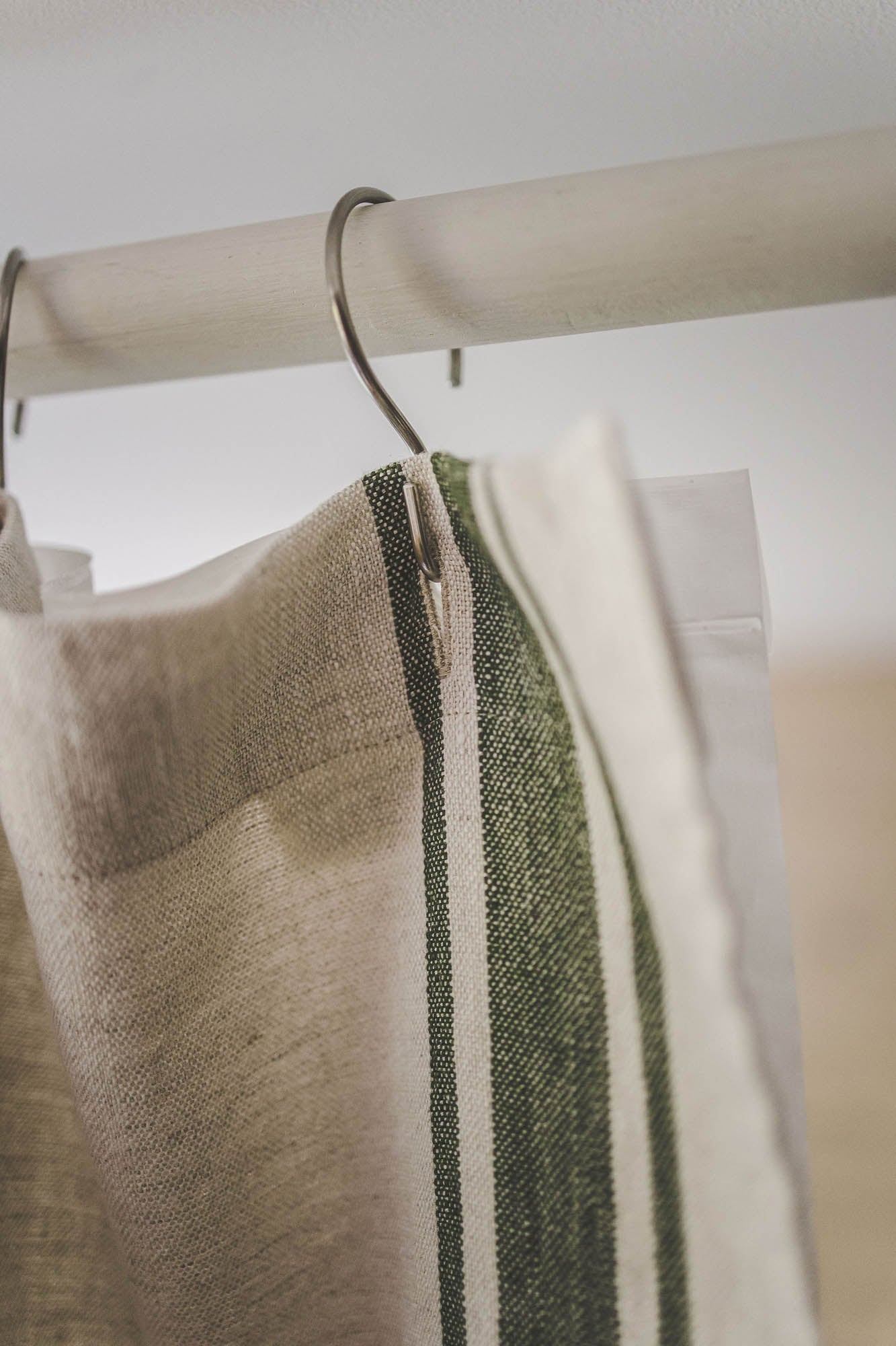 Leinen-Duschvorhang im französischen Stil mit grünen Streifen