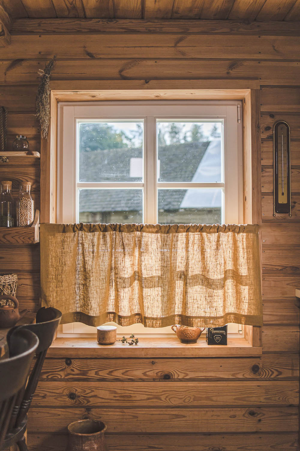 Schwerer Café-Vorhang aus kamelfarbenem Leinen