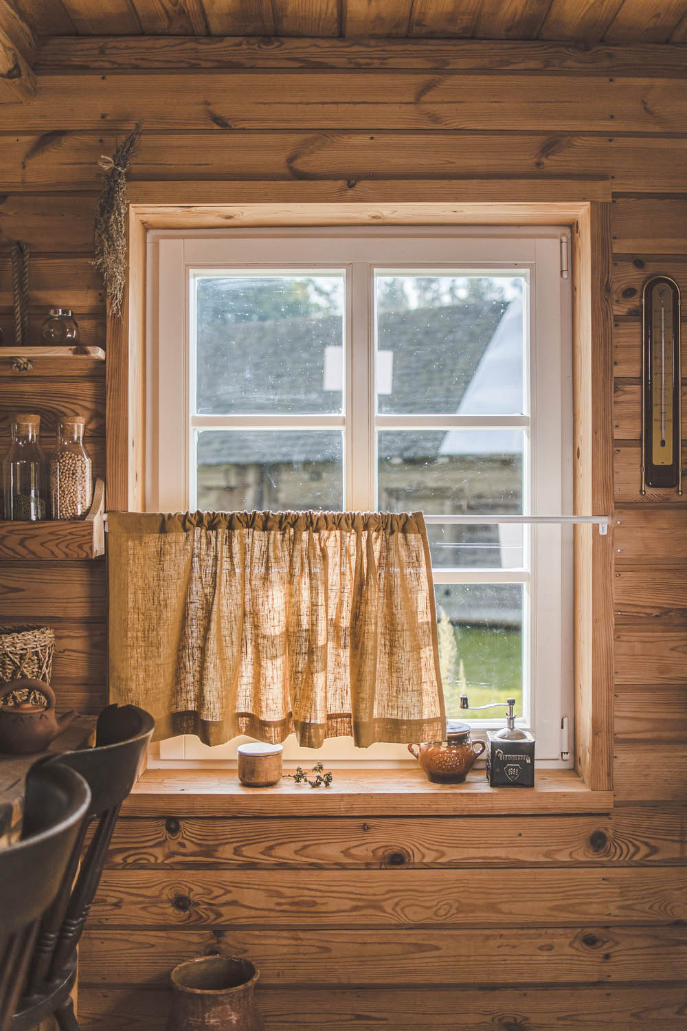 Schwerer Café-Vorhang aus kamelfarbenem Leinen