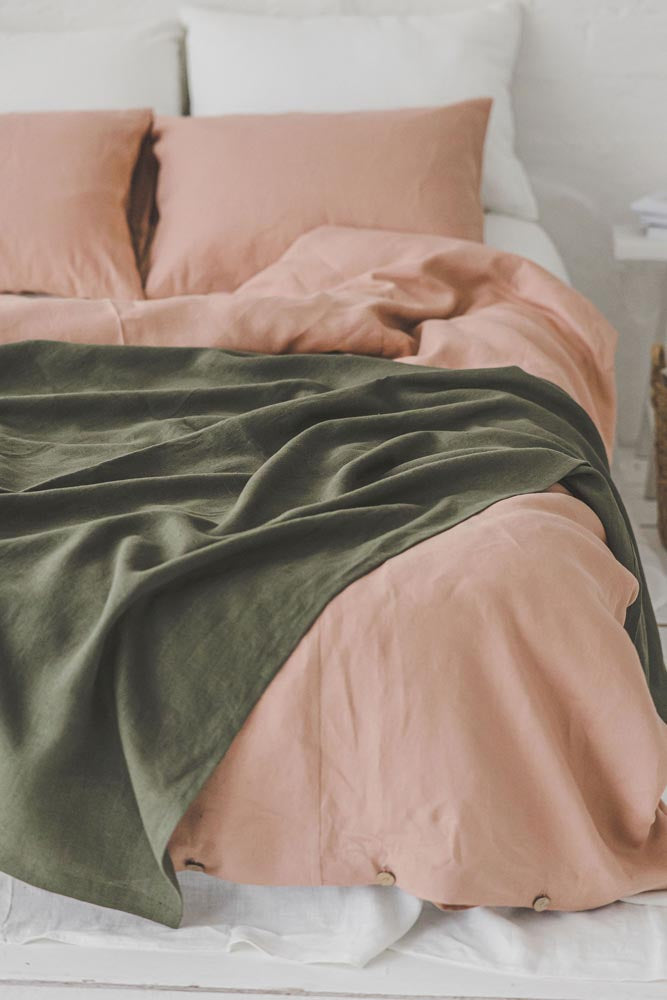 Waldgrüne Leinendecke