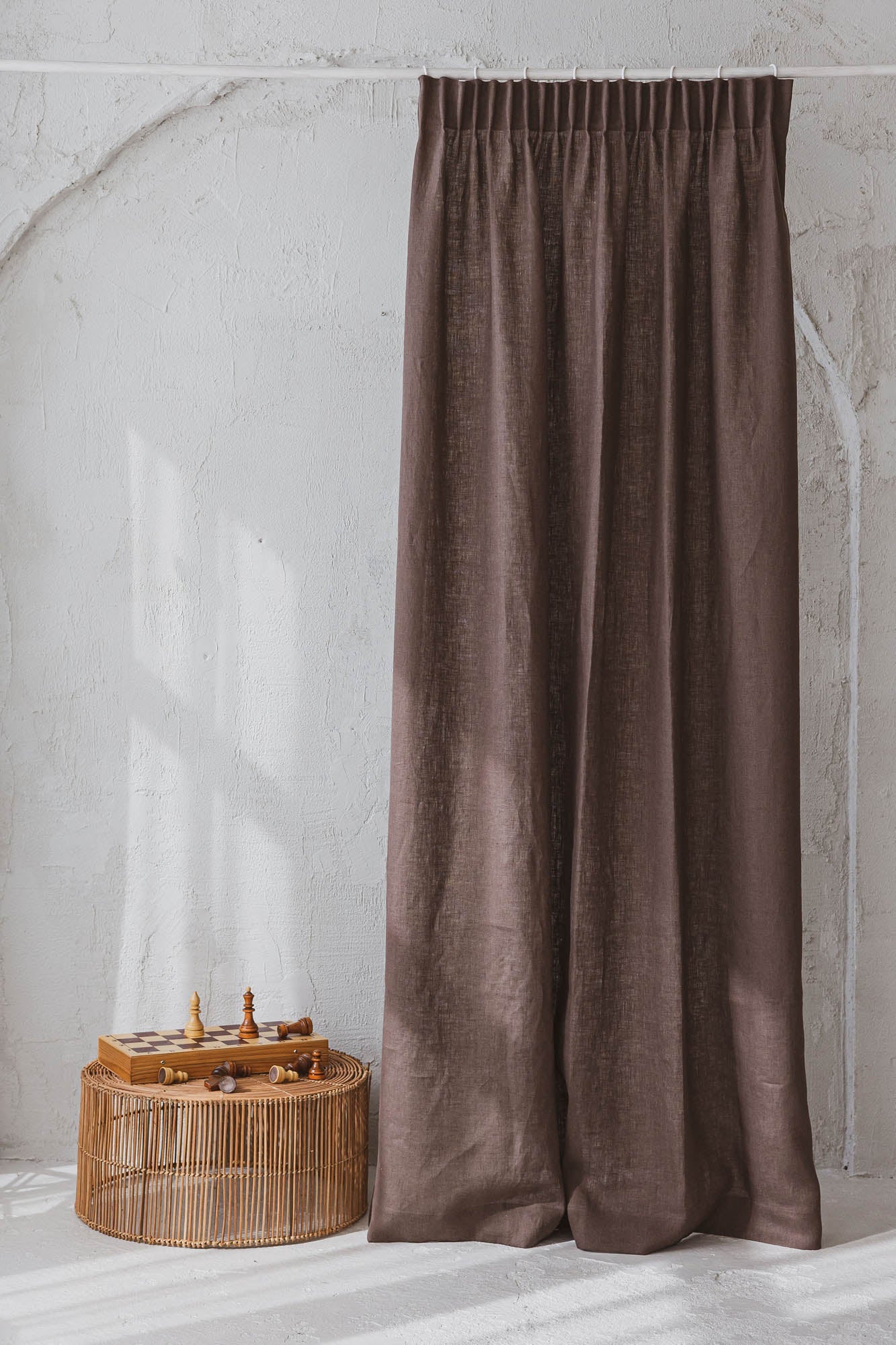 Leinenvorhang mit Bleistiftfalten in Kakao
