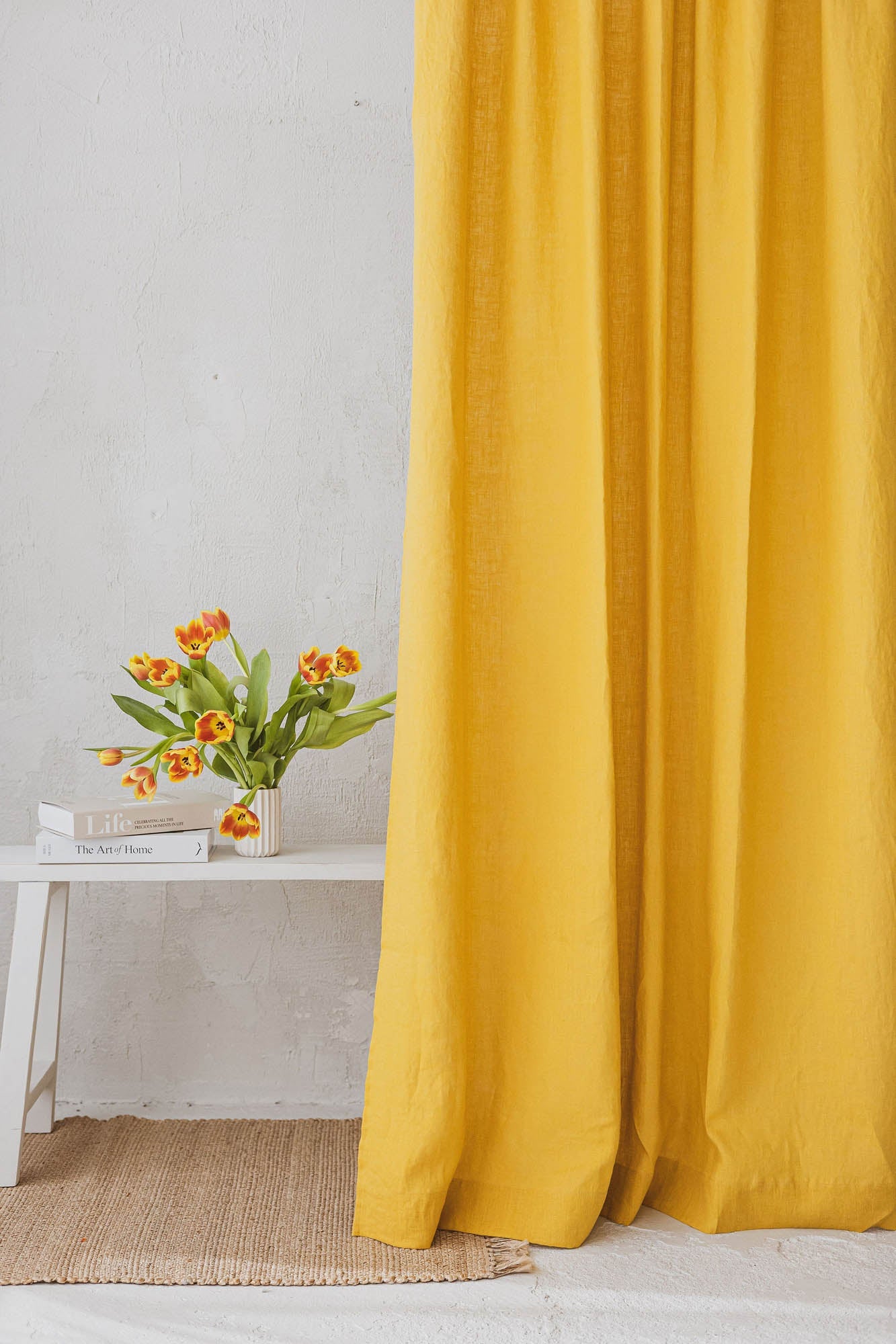 Leinenvorhang mit Bleistiftfalten in Mimosengelb