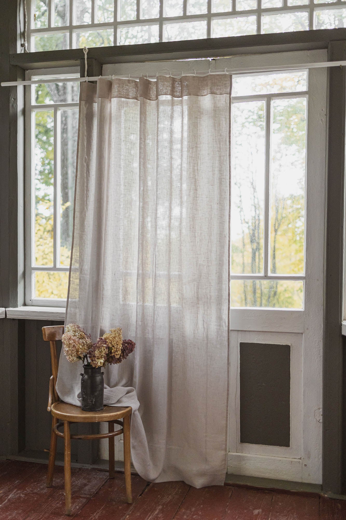 Transparenter Leinenvorhang in Sandweiß mit multifunktionalem Gardinenband