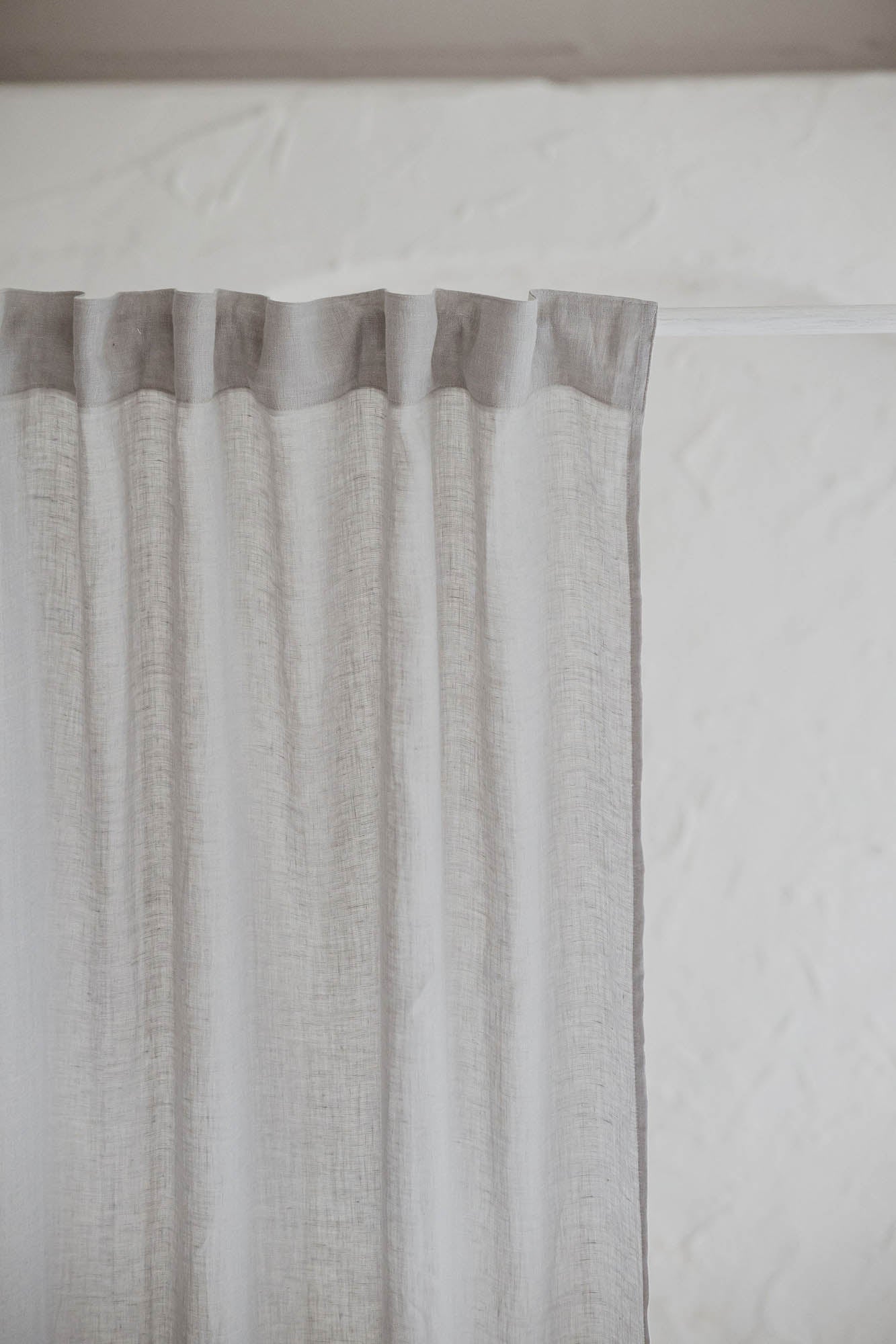 Transparenter Leinenvorhang für Regentage mit multifunktionalem Gardinenband