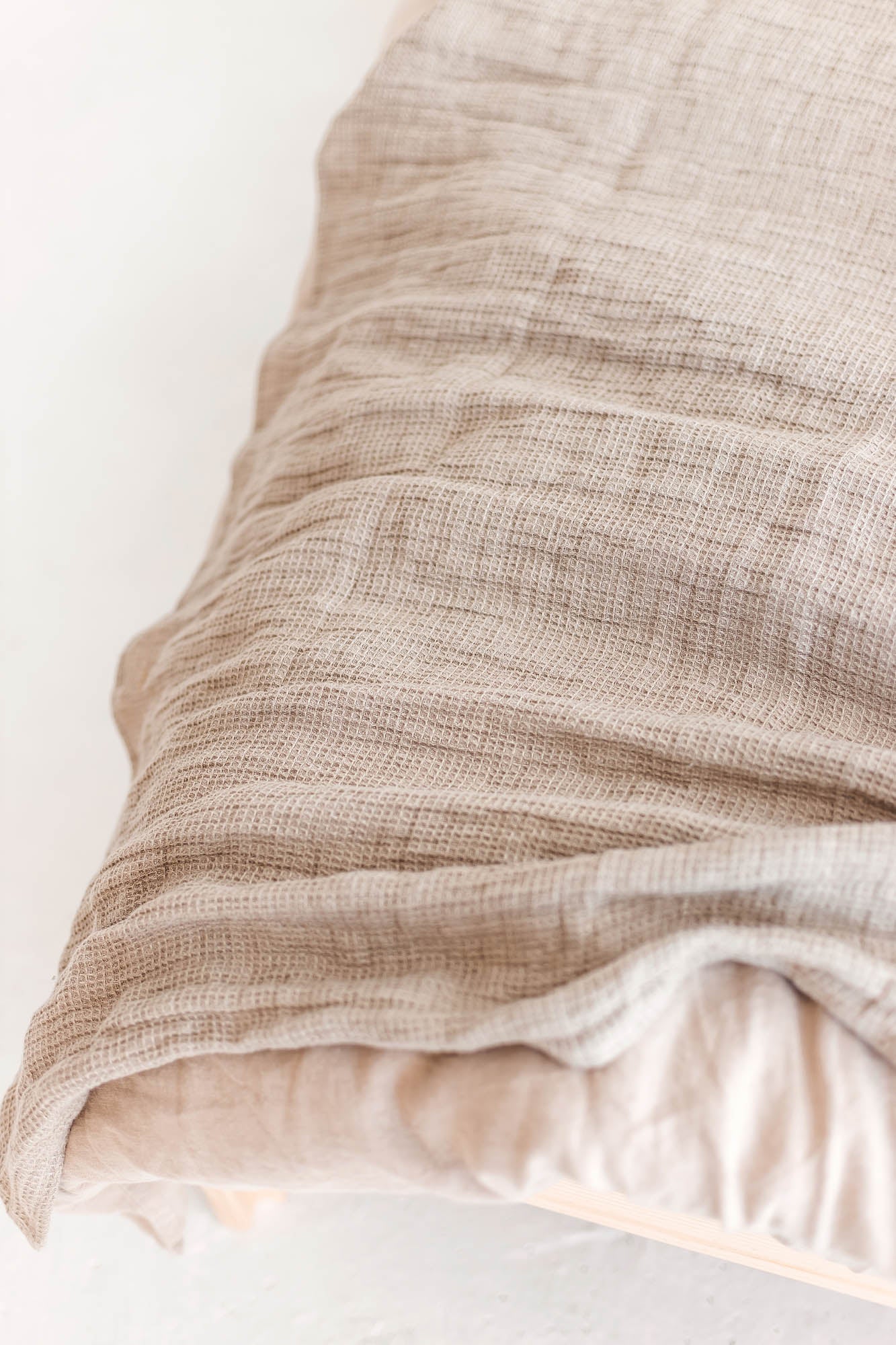 Leichte Überwurfdecke aus Waffelleinen