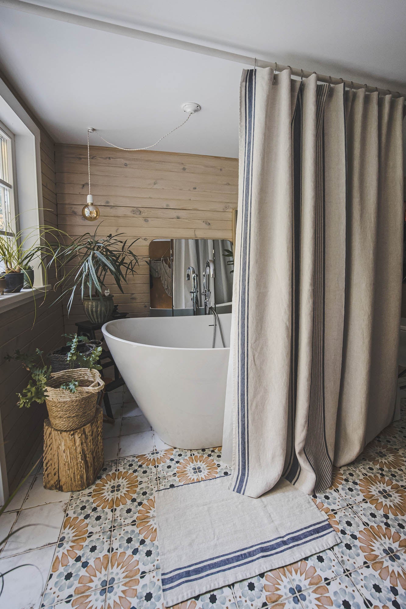 Leinen-Duschvorhang im französischen Stil mit blauen Streifen