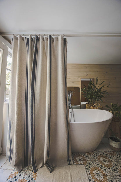 Leinen-Duschvorhang im französischen Stil mit blauen Streifen
