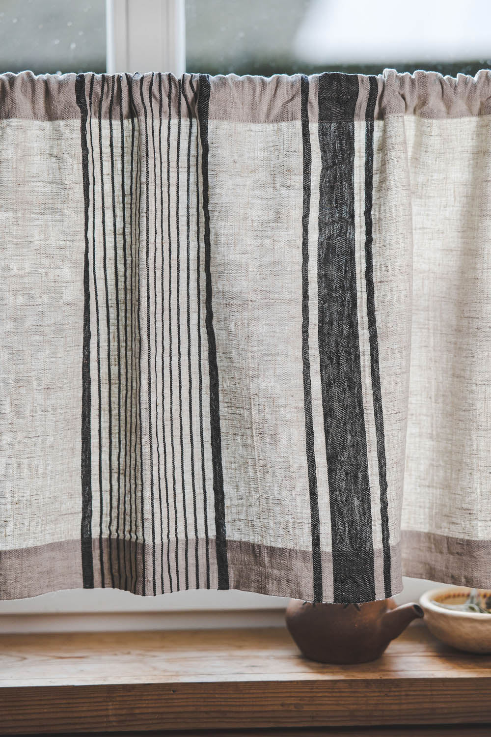 Café-Vorhang aus Leinen im französischen Stil mit klassischen schwarzen Streifen