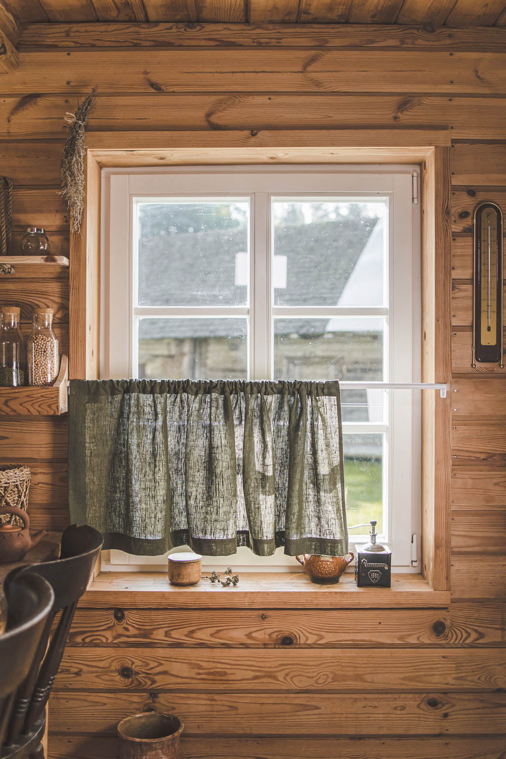 Schwerer Café-Vorhang aus waldgrünem Leinen