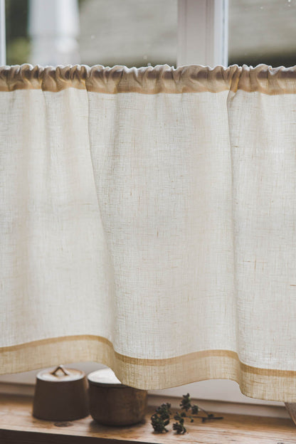 Cremefarbener Café-Vorhang aus Leinen