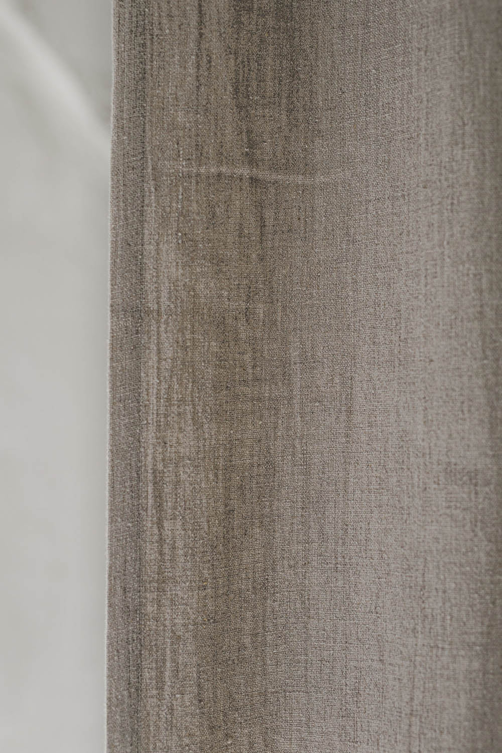 Schwerer Vorhang aus natürlichem Leinen
