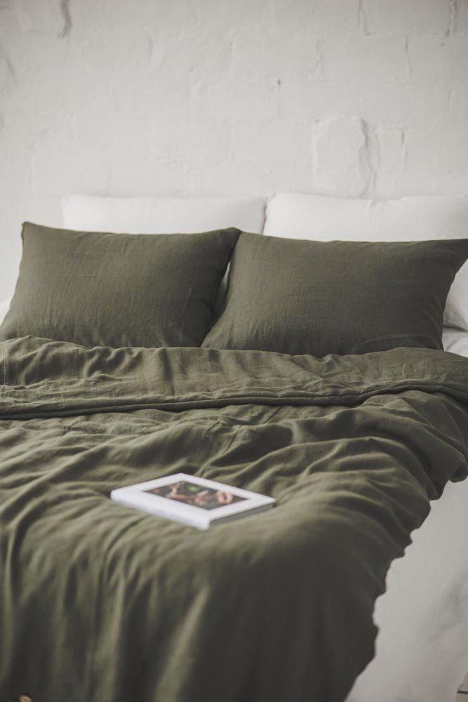 Waldgrüner Leinen-Bettbezug mit Knöpfen