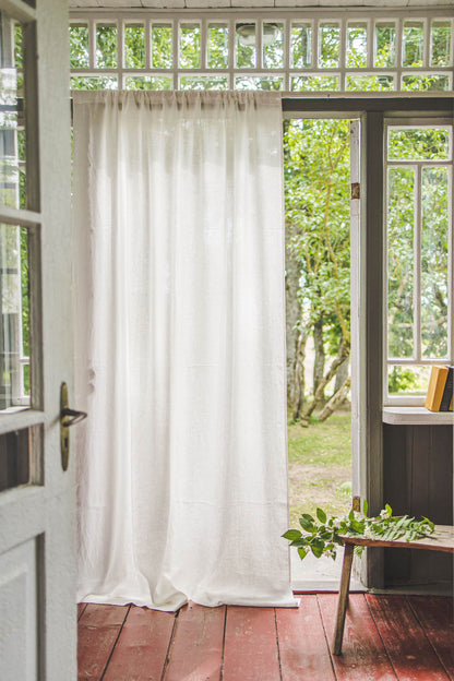 Cremeweißer Leinenvorhang
