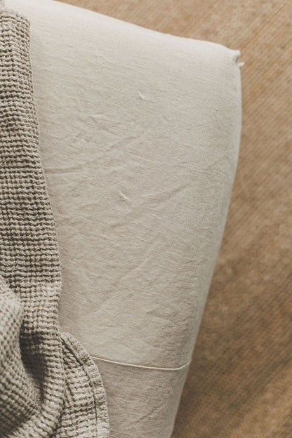 Sandfarbenes Leinen-Spannbettlaken