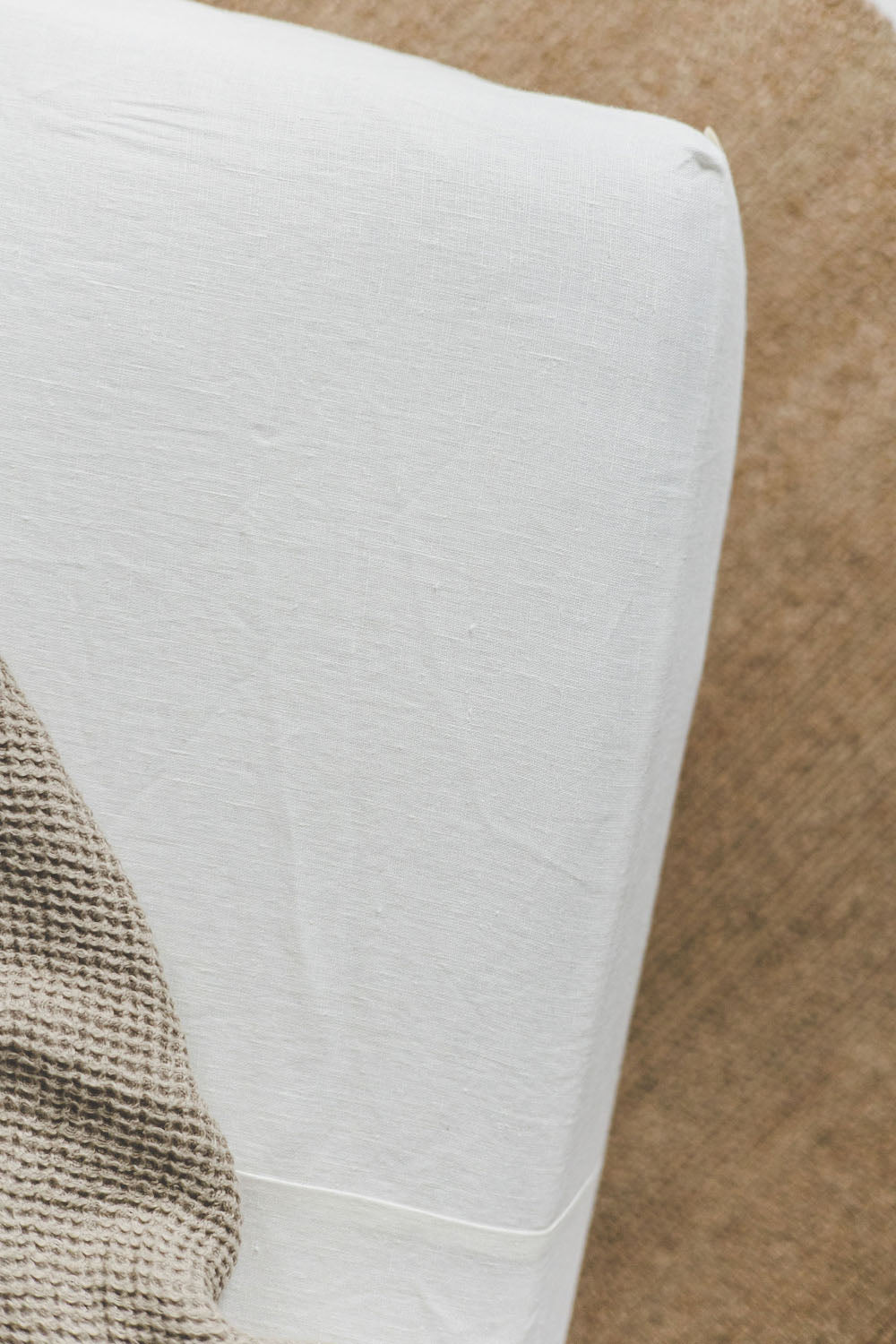 Cremeweißes Spannbettlaken aus Leinen