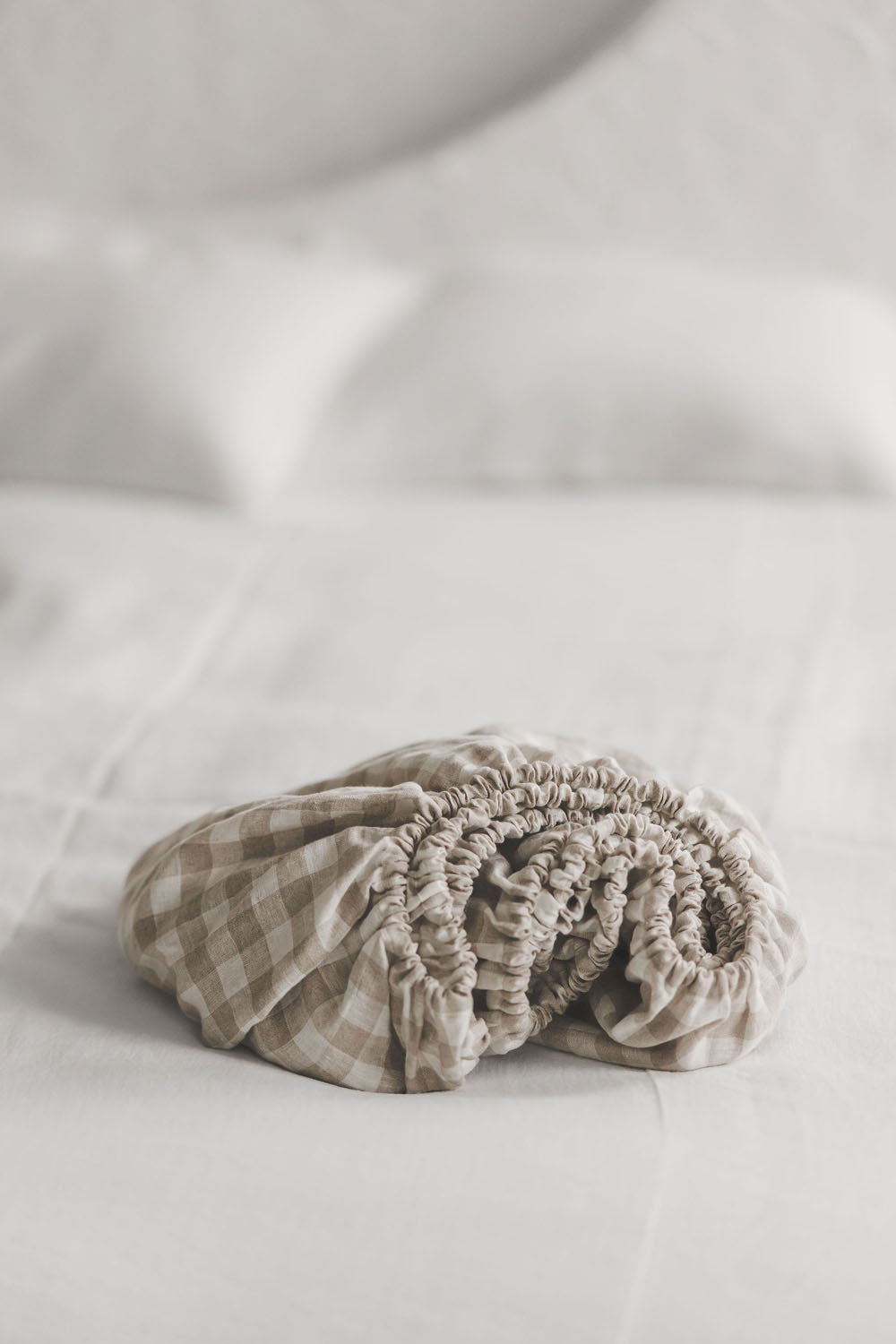 Kariertes Leinen-Spannbettlaken