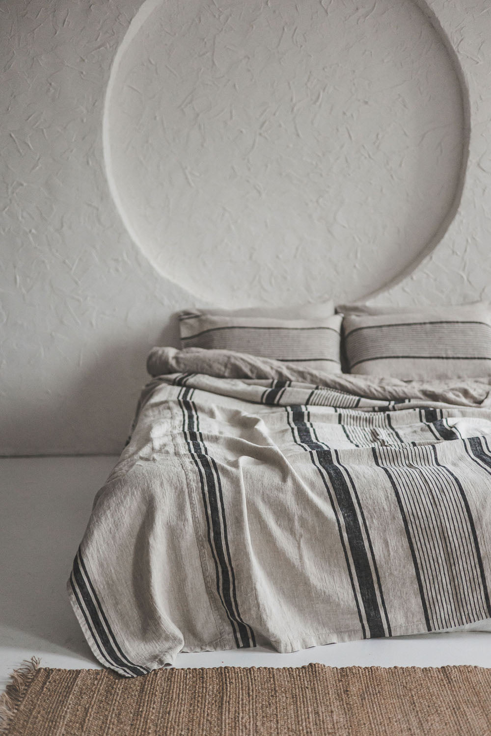 Leinen-Tagesdecke im französischen Stil mit schwarzen Streifen