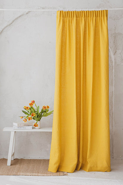 Leinenvorhang mit Bleistiftfalten in Mimosengelb