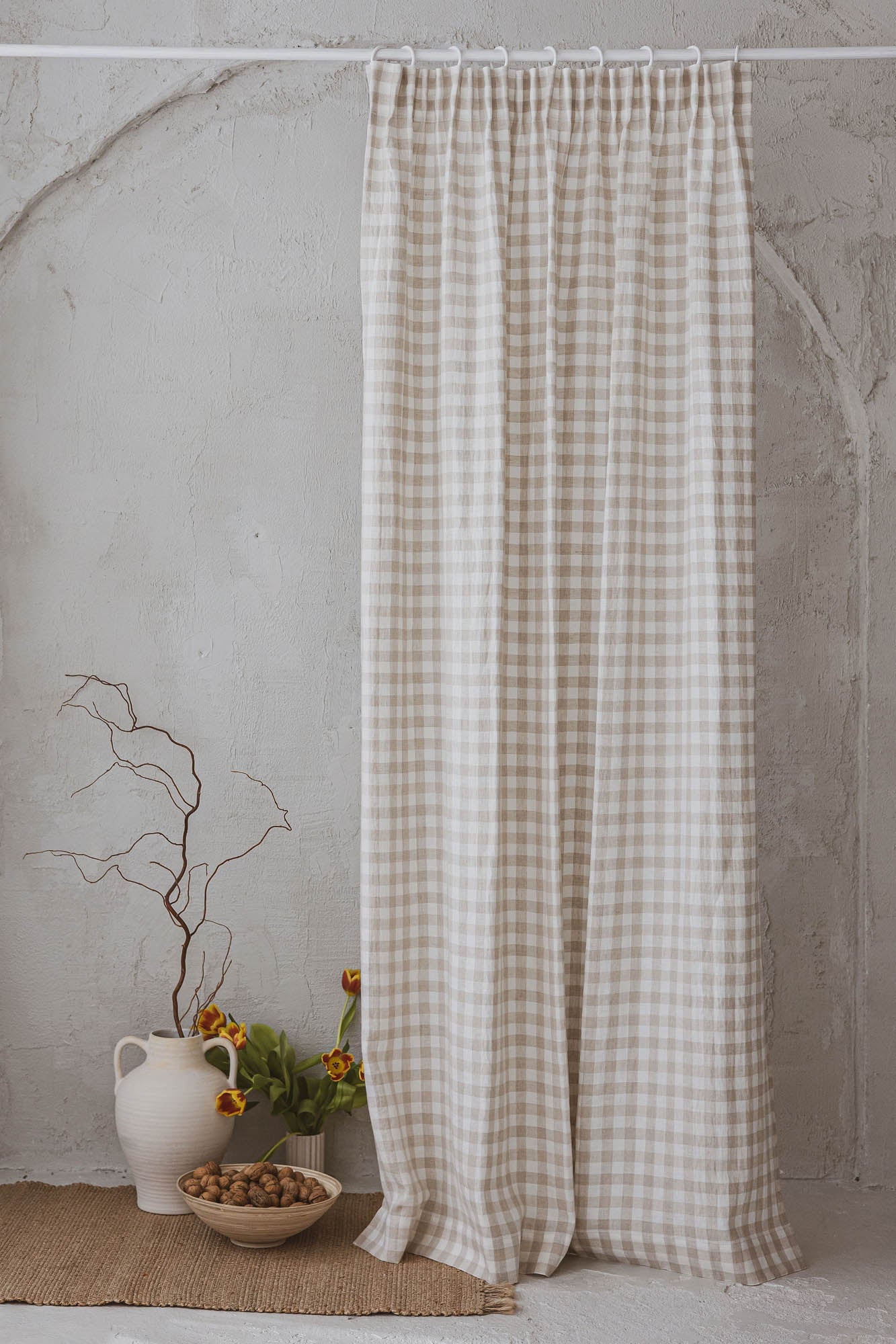 Leinenvorhang mit Bleistiftfalten in Weiß/Naturkaro