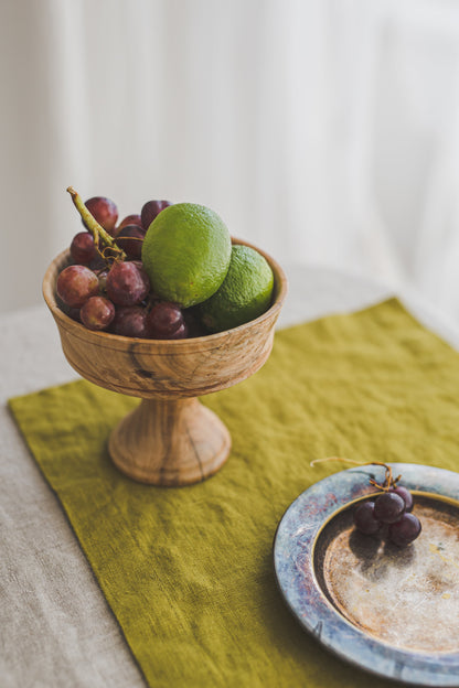 Olivgrüne Tischsets aus Leinen mit Gehrungsecken