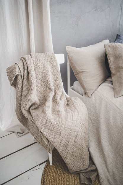 Natürliche, schwere Überwurfdecke aus Waffelleinen