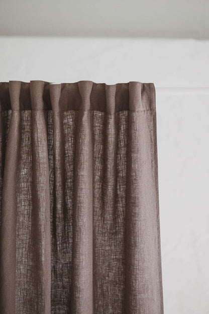 Kakaofarbener Leinenvorhang mit multifunktionalem Gardinenband