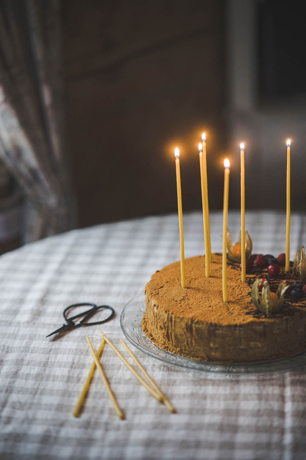 Natürlich karierte Leinentischdecke