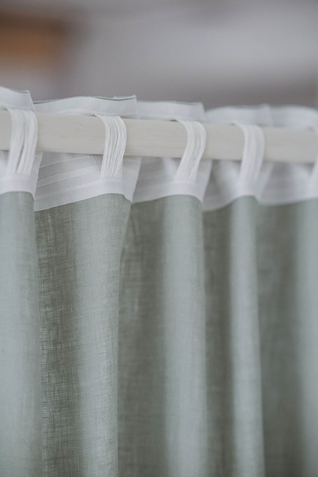 Frostiger grüner Leinenvorhang mit multifunktionalem Gardinenband