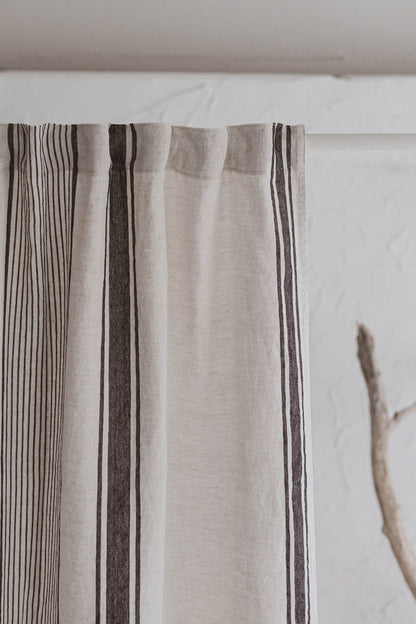 Leinenvorhang im französischen Stil mit schwarzen Streifen und multifunktionalem Gardinenband