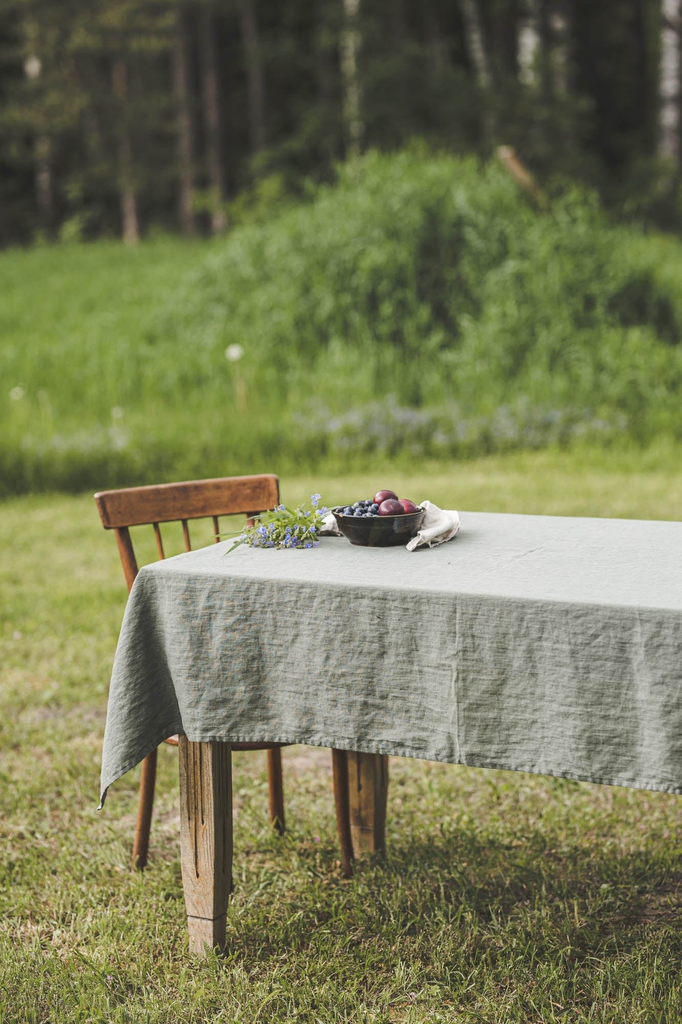 Graugrüne Tischdecke aus Leinen