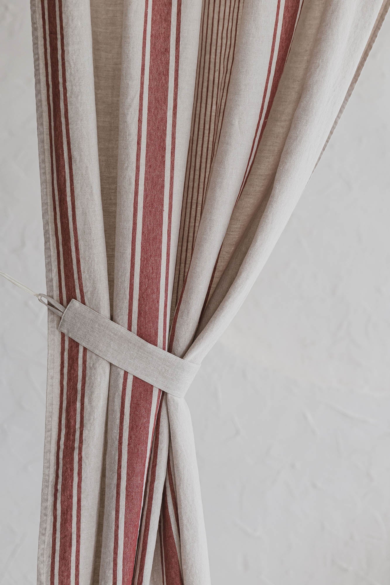 Set mit 2 Leinen-Raffhaltern für französische Vorhänge