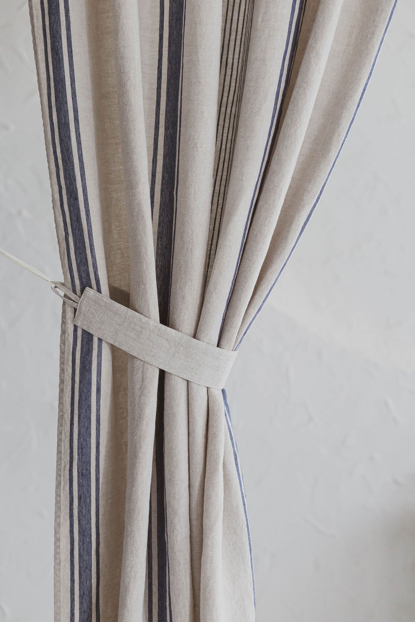 Set mit 2 Leinen-Raffhaltern für französische Vorhänge