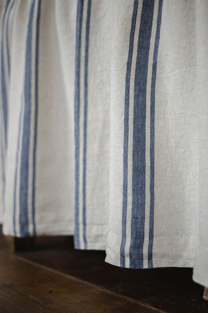 Leinen-Schrankvorhang mit blauen Streifen