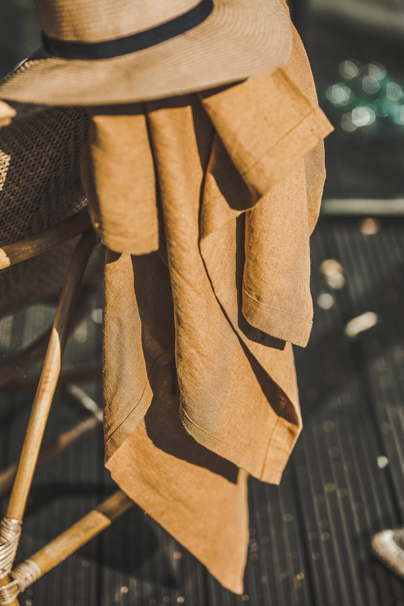 Stranddecke aus kamelfarbenem Leinen