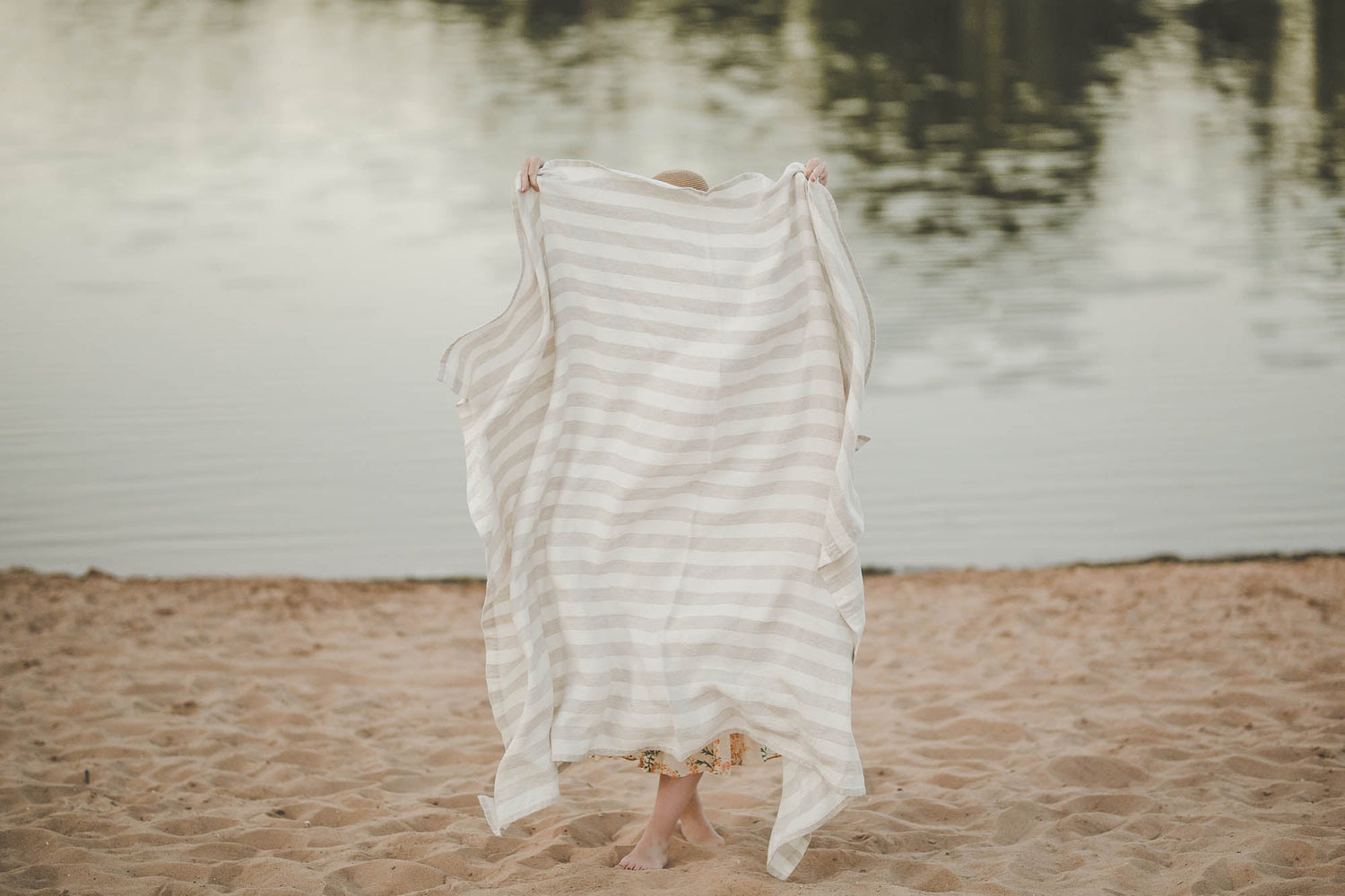 Stranddecke aus Leinen mit weißen/naturfarbenen Streifen