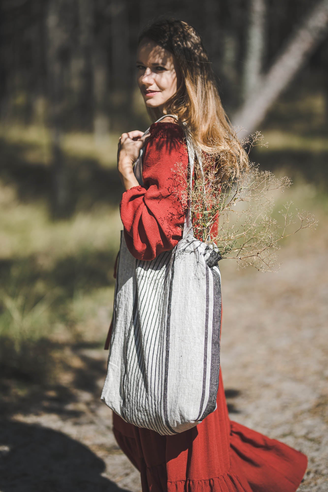 Leinen-Einkaufstasche mit schwarzen Streifen