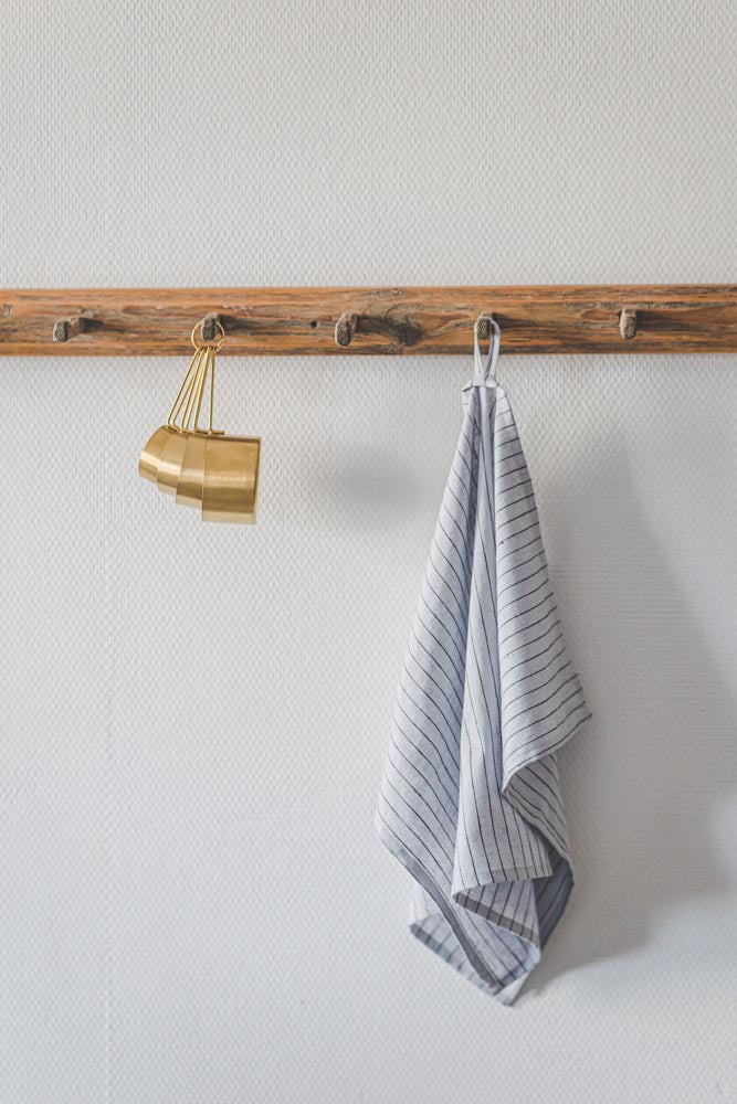 Graue Geschirrtücher aus Leinen mit schwarzen Streifen – 2er-Set