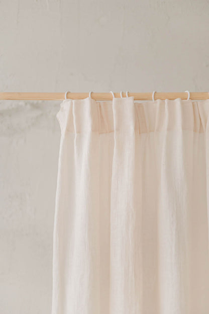 Transparenter Leinenvorhang mit Bleistiftfalten in Hellcreme