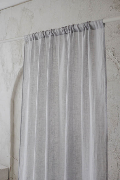 Transparenter Leinenvorhang für Regentage