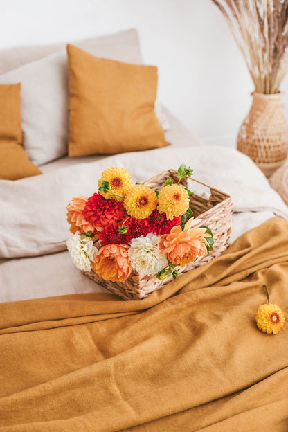 Kamelfarbene Leinen-Überwurfdecke