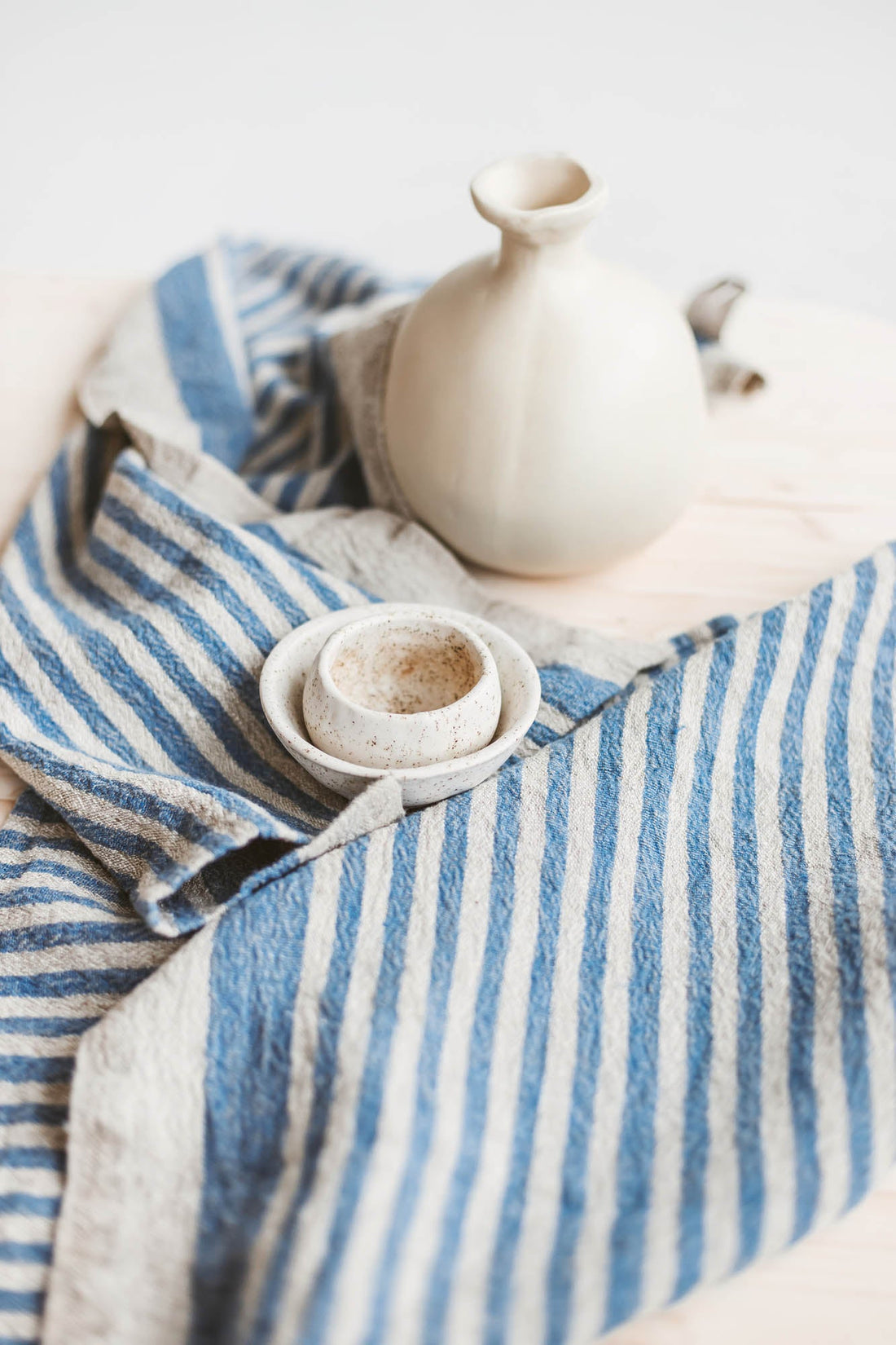 Dicke Leinenhandtücher mit blauen Streifen - 2er-Set