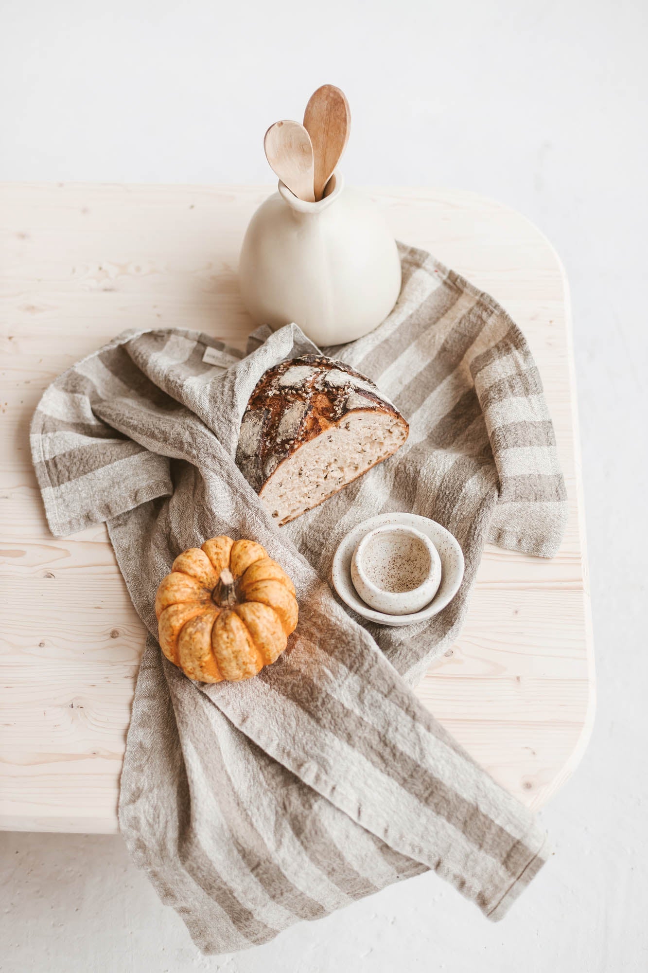 Dicke Leinenhandtücher mit breiten Naturstreifen - 2er-Set