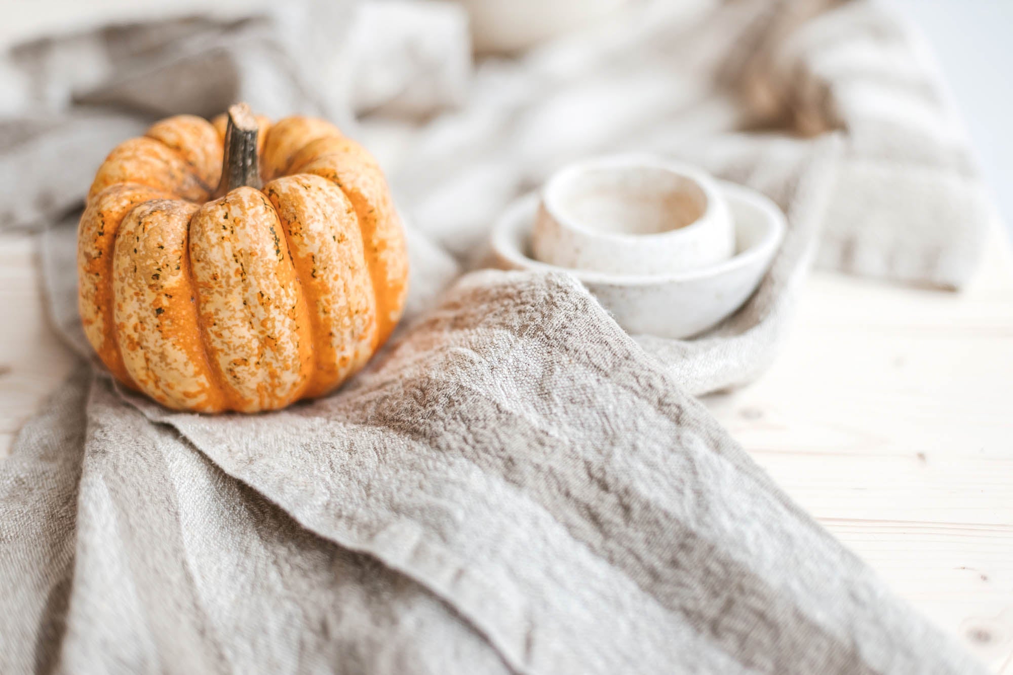 Dicke Leinenhandtücher mit breiten Naturstreifen - 2er-Set