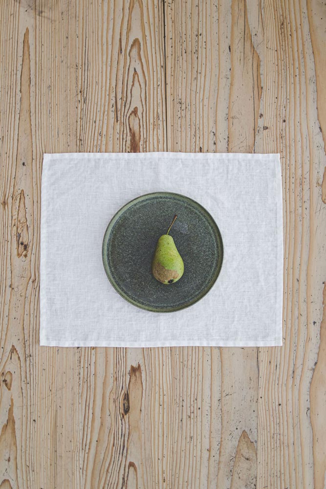 Tischsets aus cremefarbenem Leinen