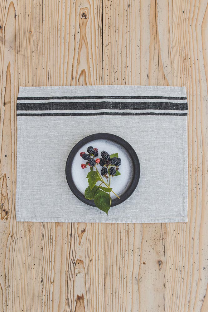 Leinen-Tischsets im französischen Stil mit schwarzen Streifen