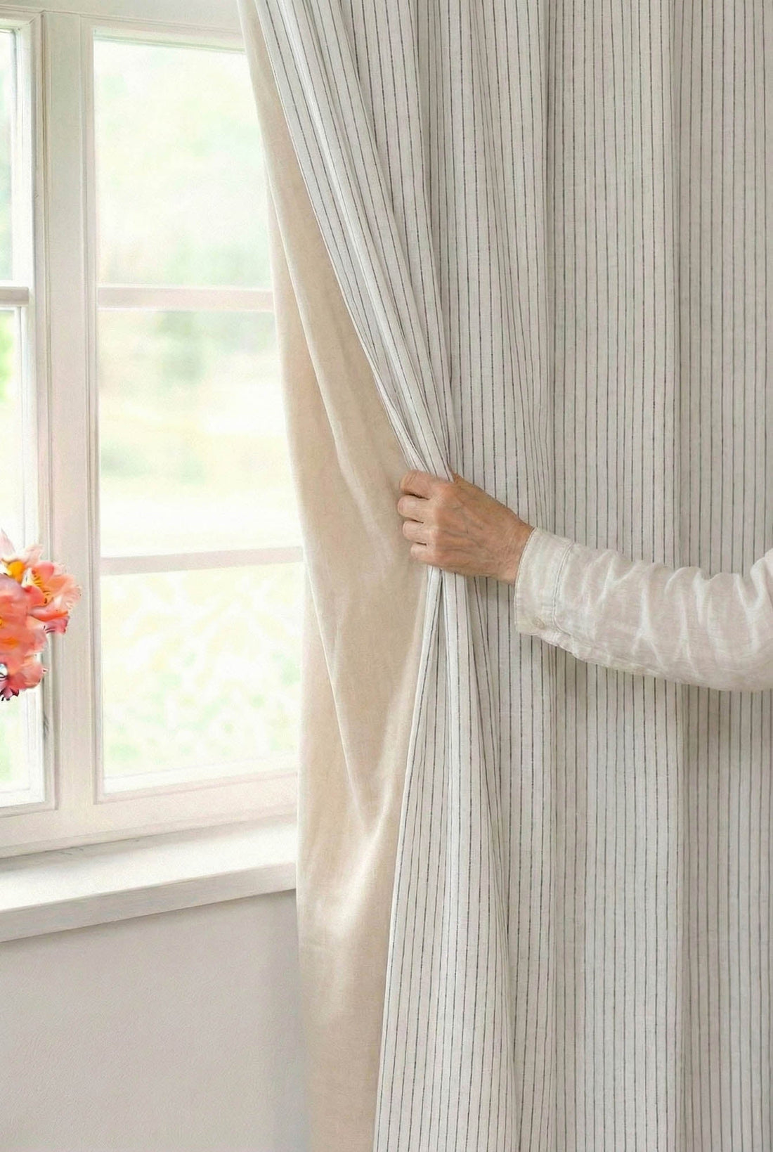 Weiß-schwarz gestreifter Verdunkelungsvorhang aus Leinen mit multifunktionalem Kräuselband